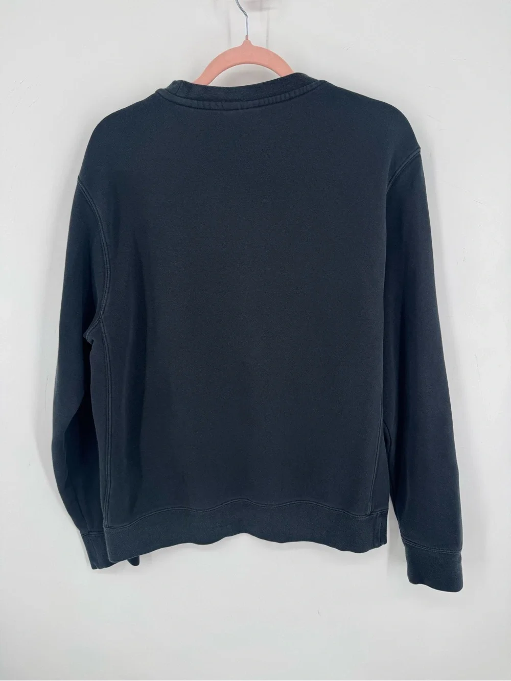 Nike Black Neutral Everyday Men's Women's Crew Neck Worn In Sweater Size Medium